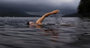 קורסי שחייה | אימון שחייה | חוג שחייה לילדים- אימוני שחייה